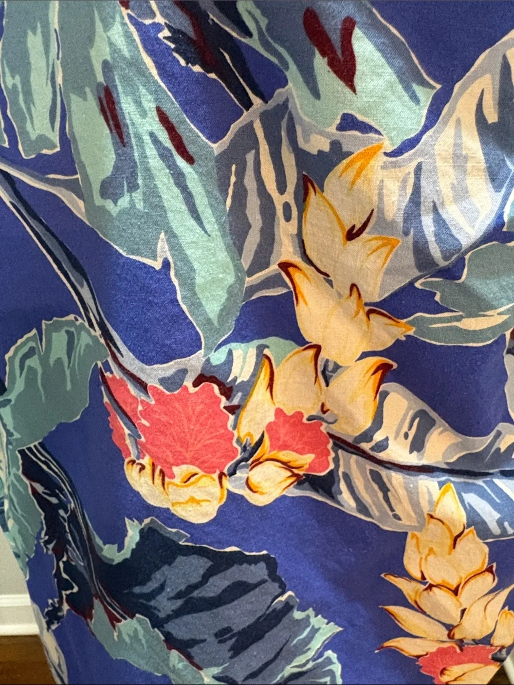 Hilo Hattie sz L made in Hawaii  blue floral short sleeve dress with wrap skirt